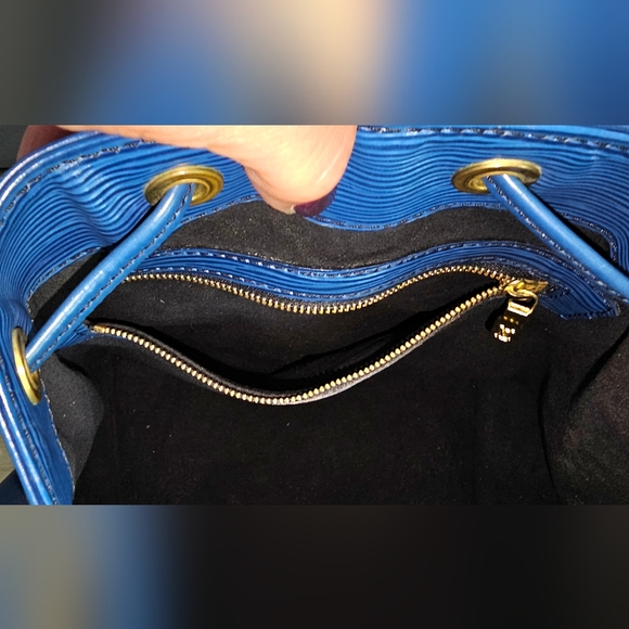 Authentic LOUIS VUITTON Epi Petite Noe GM Drawstring Bag - Picture 12 of 15